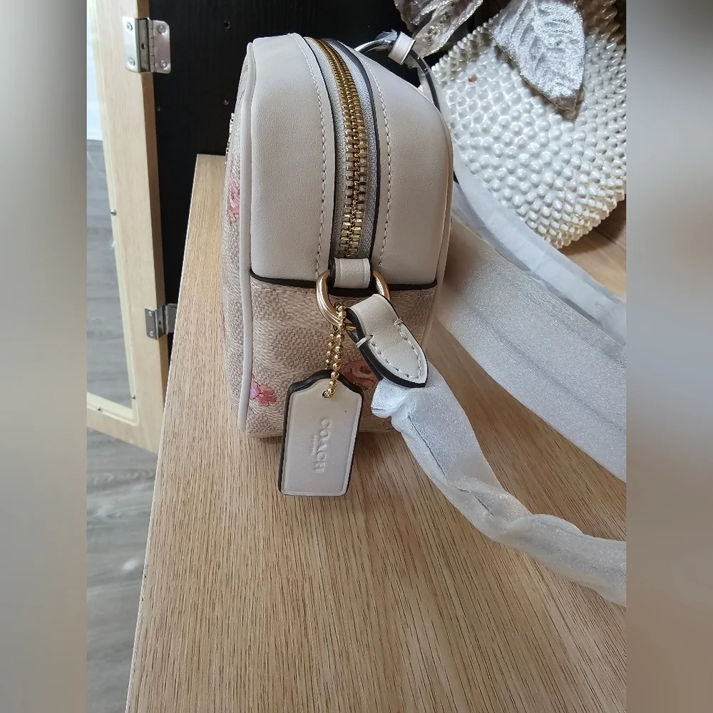 Coach Mini Jamie Cameea Crossbody Bag. Gold/Sand/multi
